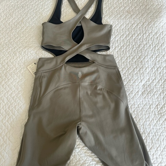 Free People Movement Back it Up- Romper Sage Beige NWT Size XS - Picture 8 of 10